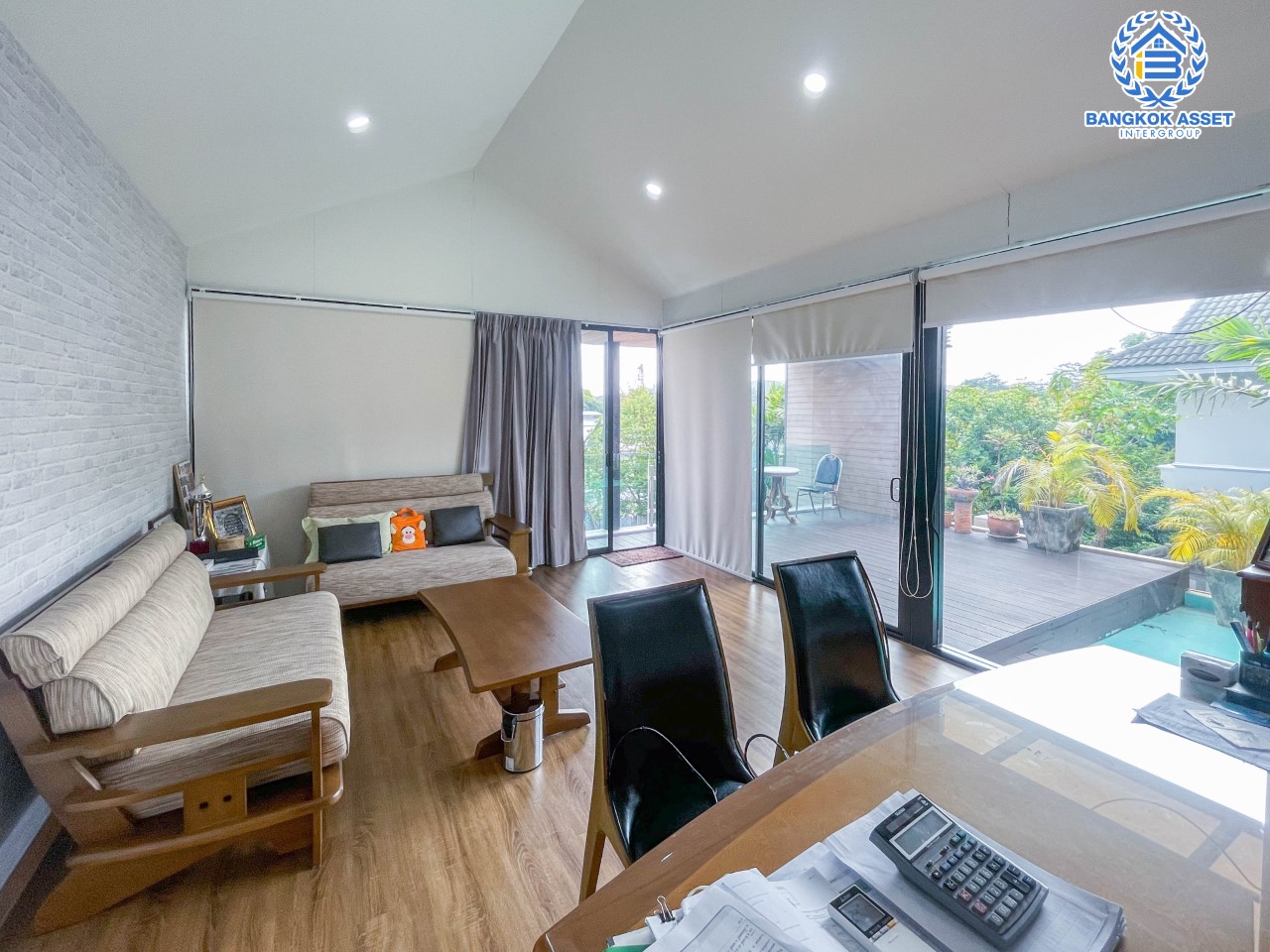 *******อาคารพาณิชย์มือสอง ย่านนนทบุรี ม.สายัณห์1 ติวานนท์ เนื้อที่กว่า 72 ตร.ว. ฟังก์ชัน 4 ห้องนอน 5 ห้องน้ำ จอดรถได้ถึง 3 คัน แถมฟรี !! เครื่องปรับอากาศ 6 เครื่อง สุดยอดทำเลหายาก! ใกล้เดอะมอลล์งามวงศ์วาน จุดขึ้นทางด่วน "งามวงศ์วาน" และรถไฟฟ้า "สถานีสนามบินน้ำ" ! ที่จะตอบโจทย์ชีวิตคนเมืองได้อย่างครบครัน